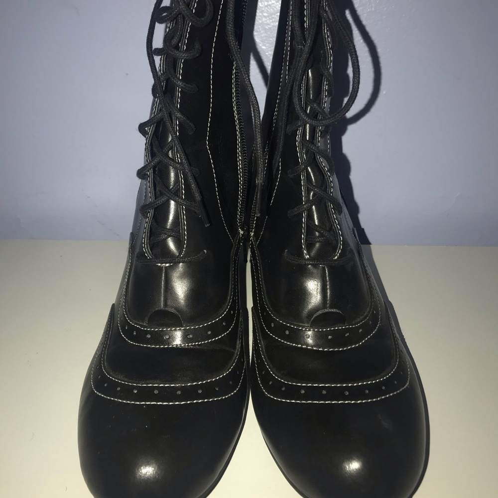 Boots - Picture 2 of 4